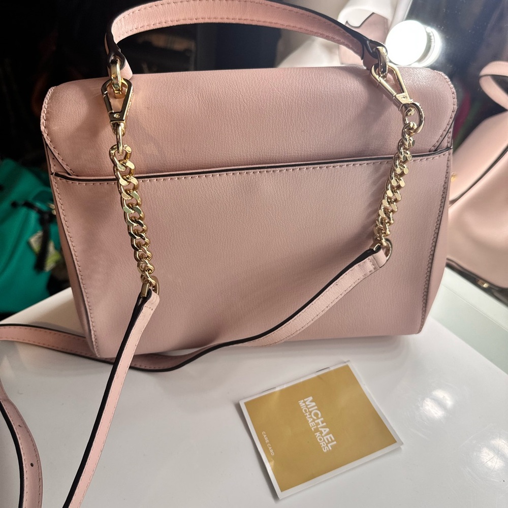 Michael Kors Blush Crossbody Bag w MK turnkey lock on front - Picture 3 of 13